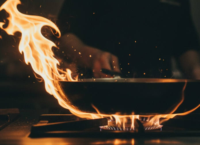 Eld och värme i köket på Maison Noire